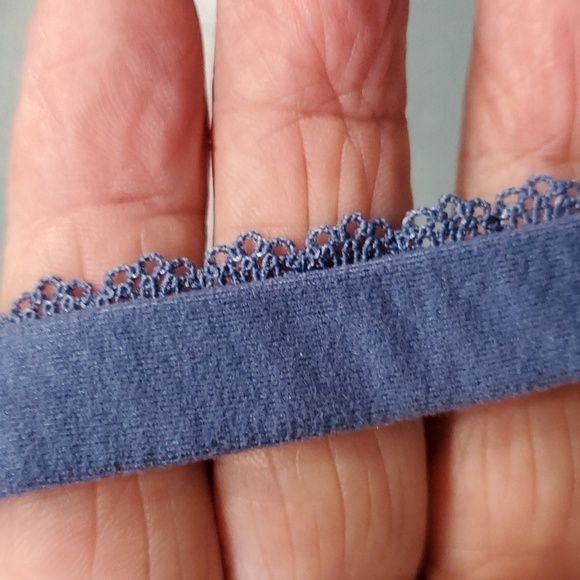 VICTORIA SECRETS BRA, 36C..lined perfect, coverage /Bonnet. Blue lace. - Picture 5 of 10